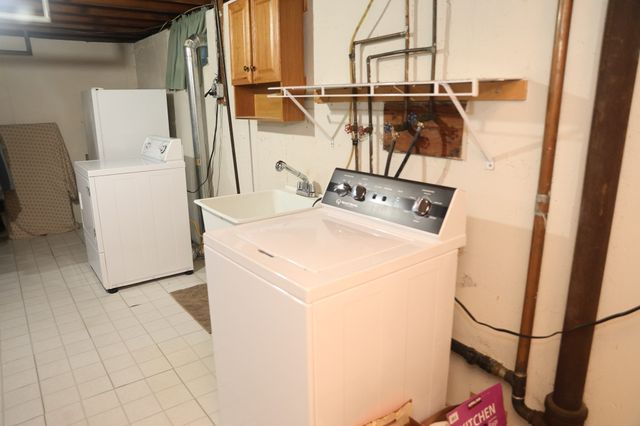 106 N Brook Rd, Springfield, MA 01119