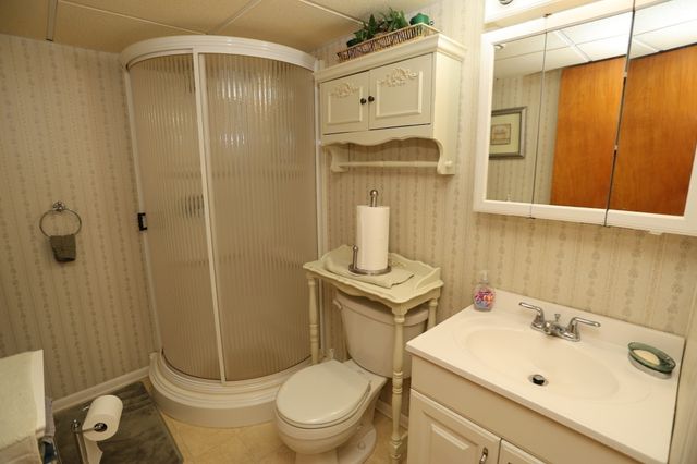 106 N Brook Rd, Springfield, MA 01119