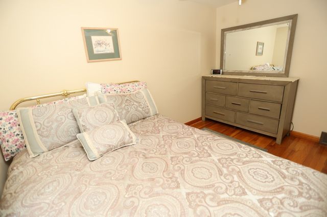 106 N Brook Rd, Springfield, MA 01119