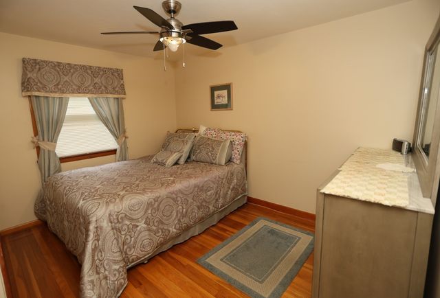 106 N Brook Rd, Springfield, MA 01119