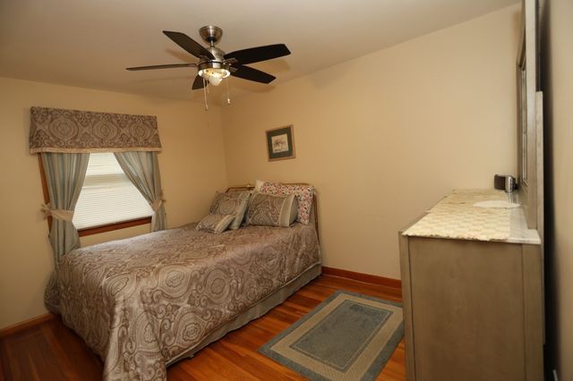 106 N Brook Rd, Springfield, MA 01119