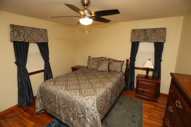 106 N Brook Rd, Springfield, MA 01119