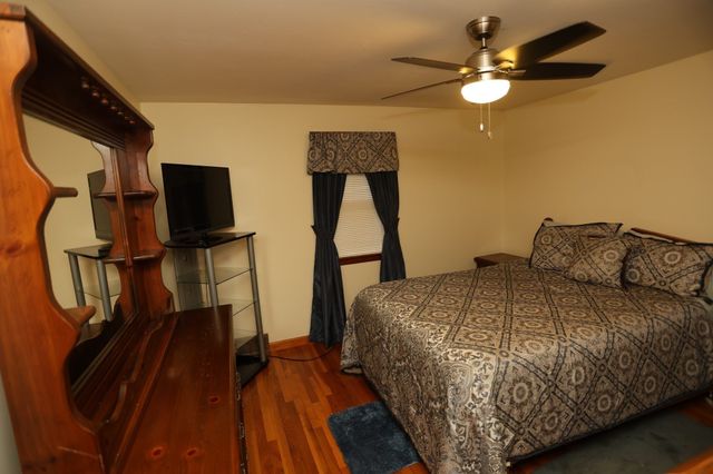 106 N Brook Rd, Springfield, MA 01119