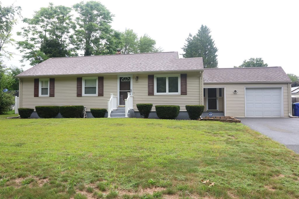 106 N Brook Rd, Springfield, MA 01119