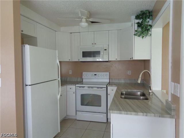 4402 SE 20th PL, Cape Coral, FL 33904