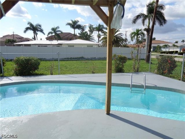 4402 SE 20th PL, Cape Coral, FL 33904