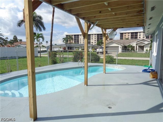 4402 SE 20th PL, Cape Coral, FL 33904