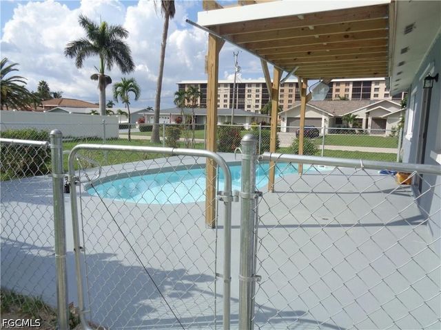4402 SE 20th PL, Cape Coral, FL 33904