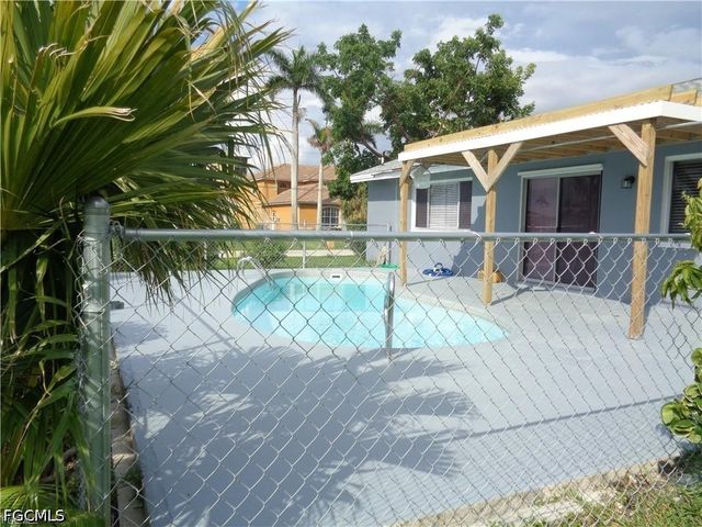 4402 SE 20th PL, Cape Coral, FL 33904