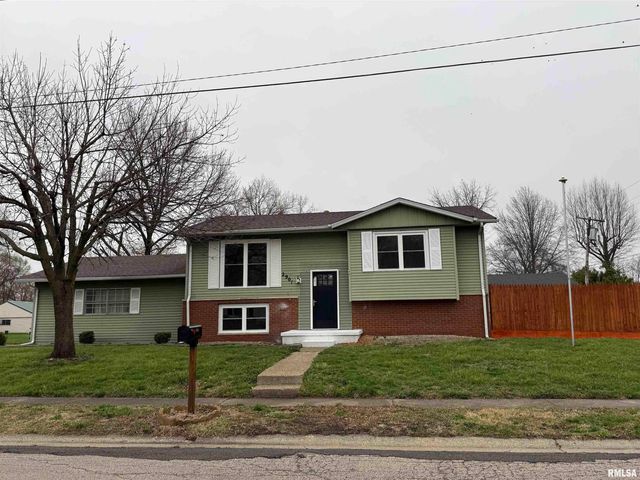 2901 Lyn Street, Springfield, IL 62702