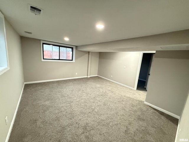 2901 Lyn Street, Springfield, IL 62702