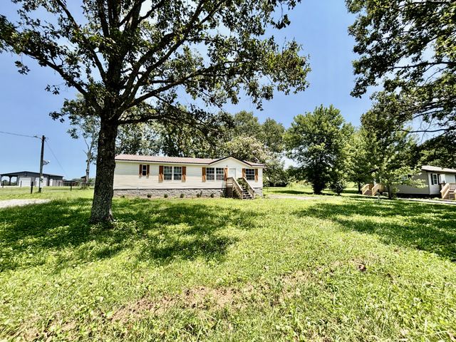 4816 Old Salem Lexie Rd, Belvidere, TN 37306