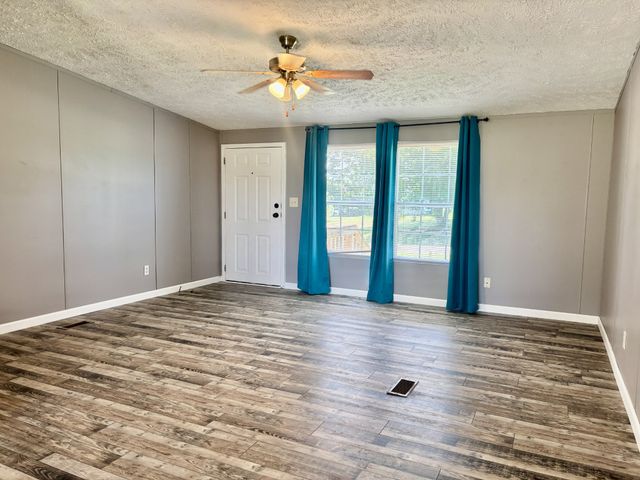 4816 Old Salem Lexie Rd, Belvidere, TN 37306