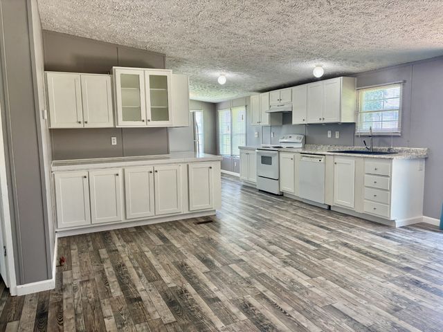4816 Old Salem Lexie Rd, Belvidere, TN 37306