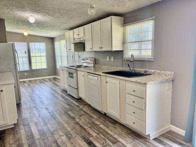 4816 Old Salem Lexie Rd, Belvidere, TN 37306