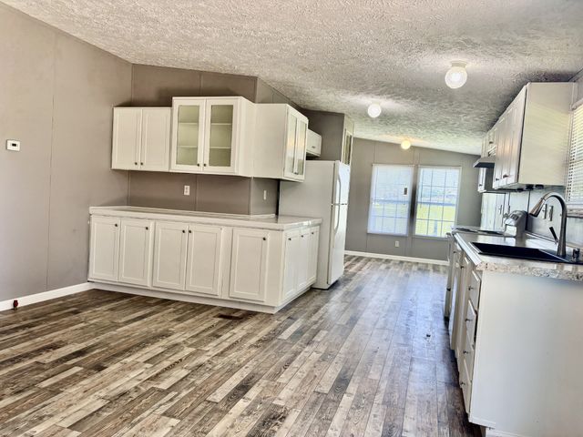 4816 Old Salem Lexie Rd, Belvidere, TN 37306