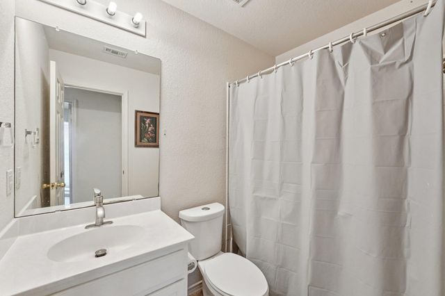 1724 Darjeeling DR, Pflugerville, TX 78660