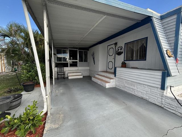 4912 NW 3rd Ave, Lot 940, Deerfield Beach, FL 33064