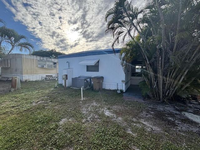 4912 NW 3rd Ave, Lot 940, Deerfield Beach, FL 33064
