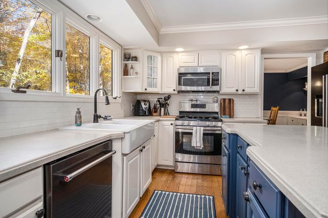 7160 River Valley Drive SE, Alto, MI 49302