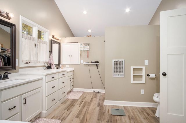 7160 River Valley Drive SE, Alto, MI 49302