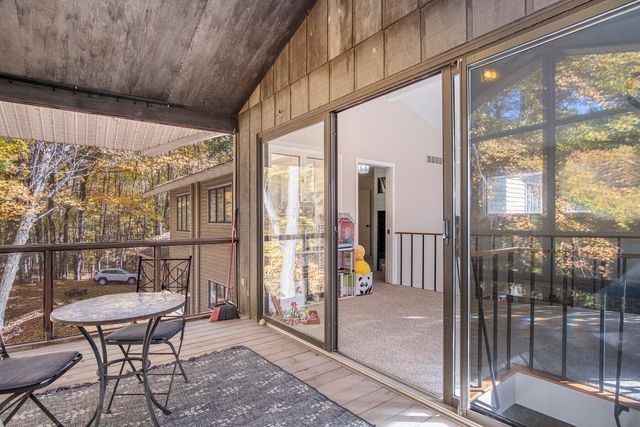 7160 River Valley Drive SE, Alto, MI 49302