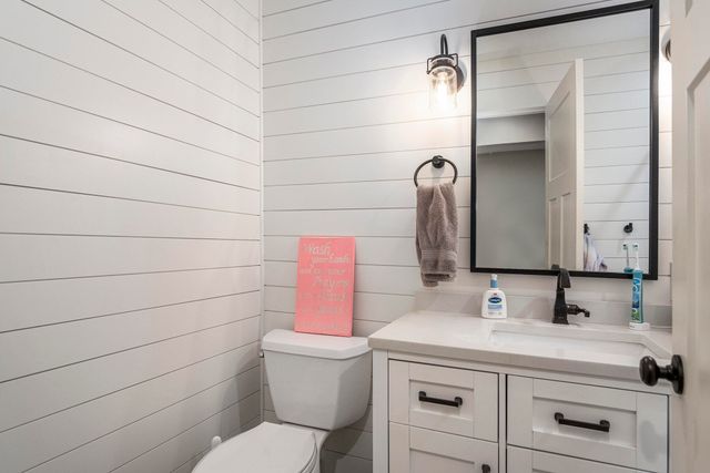 7160 River Valley Drive SE, Alto, MI 49302