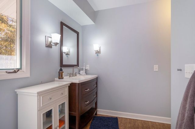 7160 River Valley Drive SE, Alto, MI 49302