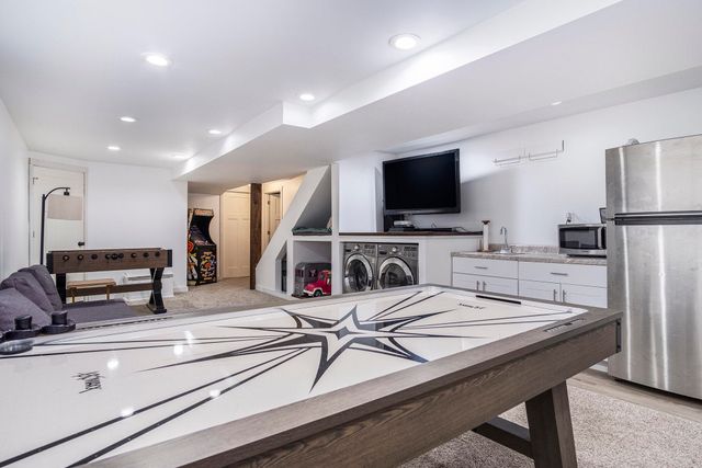 7160 River Valley Drive SE, Alto, MI 49302