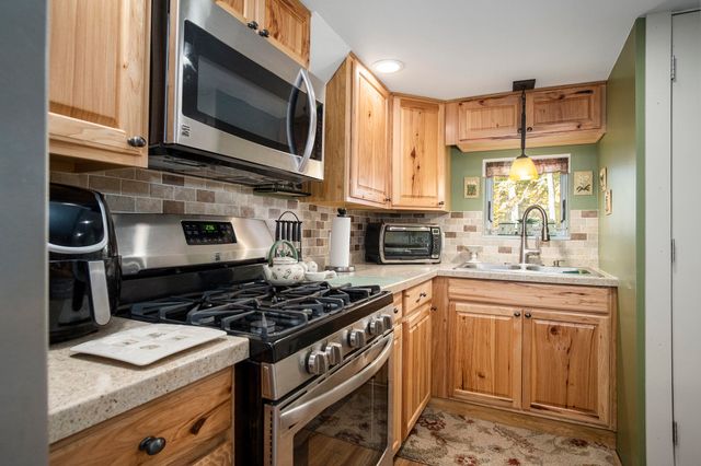 7160 River Valley Drive SE, Alto, MI 49302