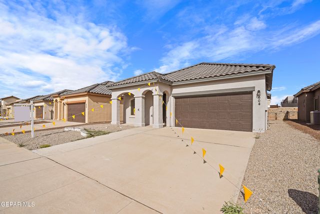 604 Cedarwood Avenue, El Paso, TX 79928