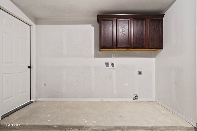 604 Cedarwood Avenue, El Paso, TX 79928