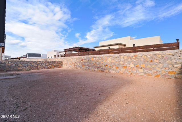 604 Cedarwood Avenue, El Paso, TX 79928