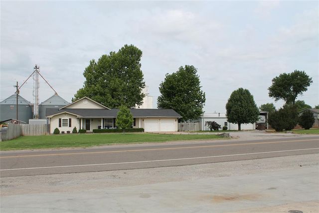 401 S Coblake Street, Apache, OK 73006