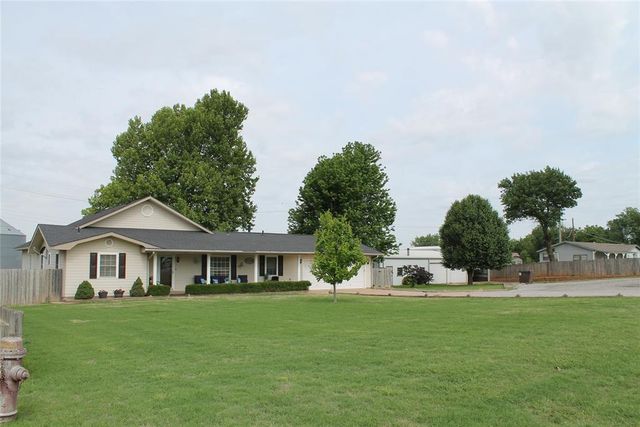 401 S Coblake Street, Apache, OK 73006