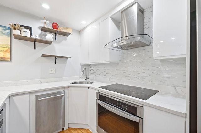 336 Adams Street 6-1, Boston, MA 02122