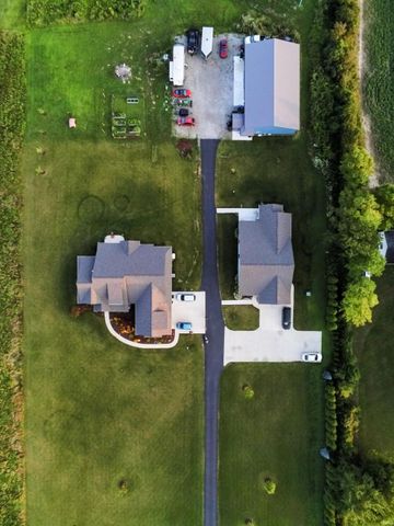 9344 Garman Road, Leo, IN 46765