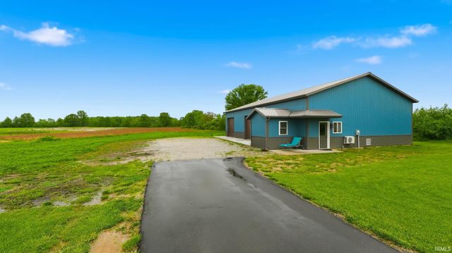 9344 Garman Road, Leo, IN 46765