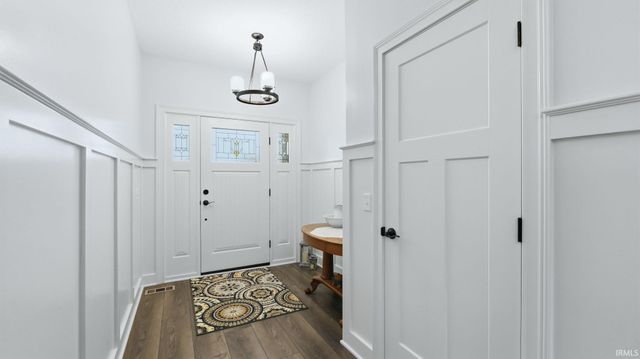 9344 Garman Road, Leo, IN 46765