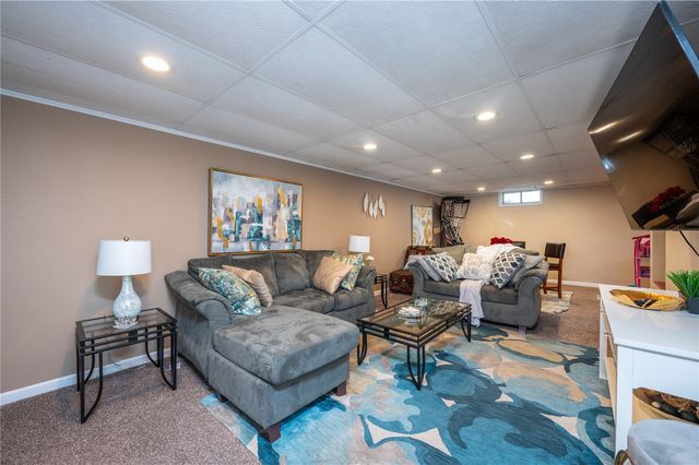 2765 26th Avenue, Marion, IA 52302