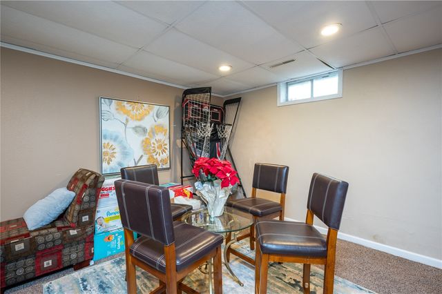 2765 26th Avenue, Marion, IA 52302