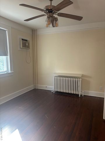 15 Miller Street 15B Upper, Glen Cove, NY 11542