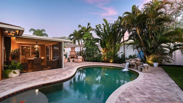 7137 WESTMORELAND DRIVE, Sarasota, FL 34243