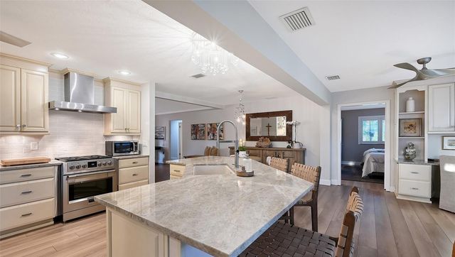 7137 WESTMORELAND DRIVE, Sarasota, FL 34243