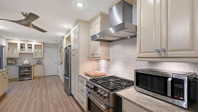 7137 WESTMORELAND DRIVE, Sarasota, FL 34243