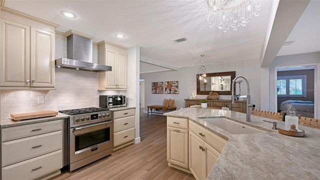 7137 WESTMORELAND DRIVE, Sarasota, FL 34243