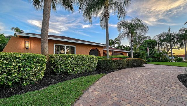 7137 WESTMORELAND DRIVE, Sarasota, FL 34243