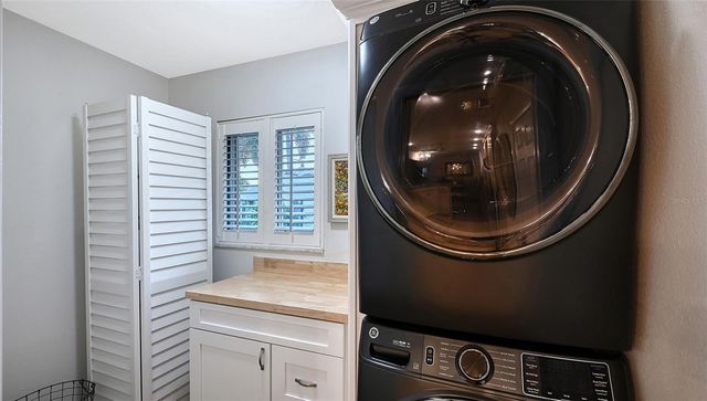 7137 WESTMORELAND DRIVE, Sarasota, FL 34243