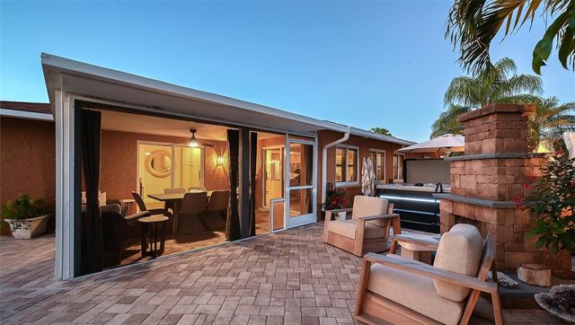 7137 WESTMORELAND DRIVE, Sarasota, FL 34243