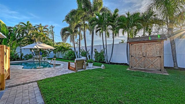 7137 WESTMORELAND DRIVE, Sarasota, FL 34243